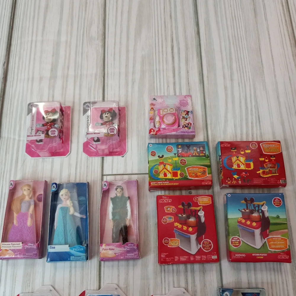 Zuru Mini Brands Disney, Star Wars & Marvel Lot Bundle